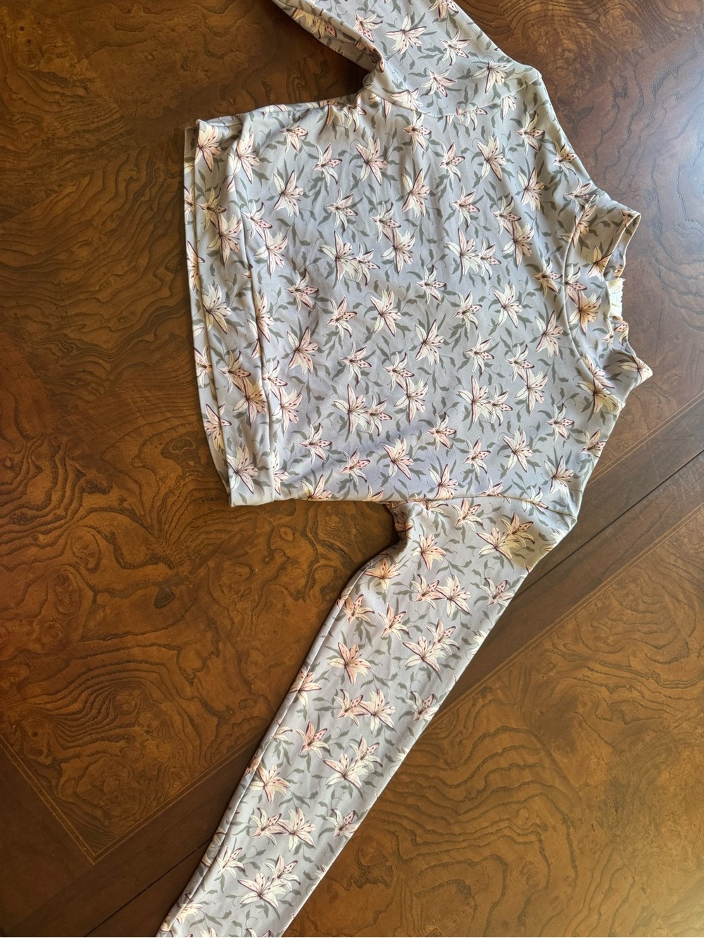 ACACIA LILY ๐ swimwear Lavender Floral and Tan Four piece set. - Picture 8 of 15